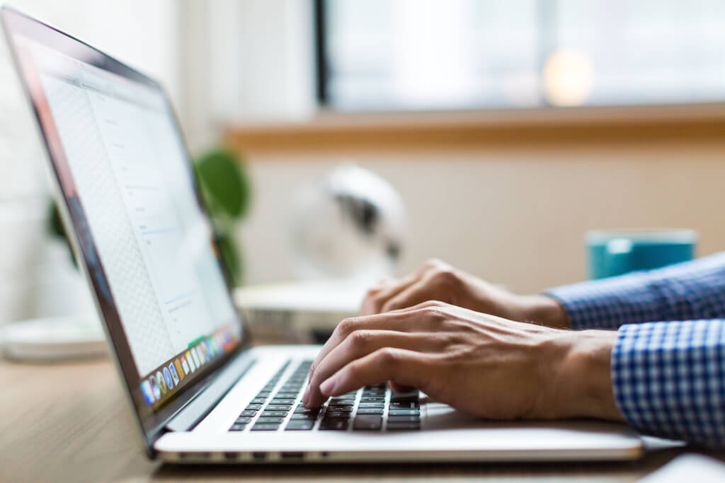 Laptop Arbeiten Bankkonto
