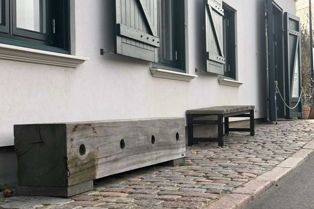 Sitzblöcke aus Hartholz für den Garten- und Landschaftsbau