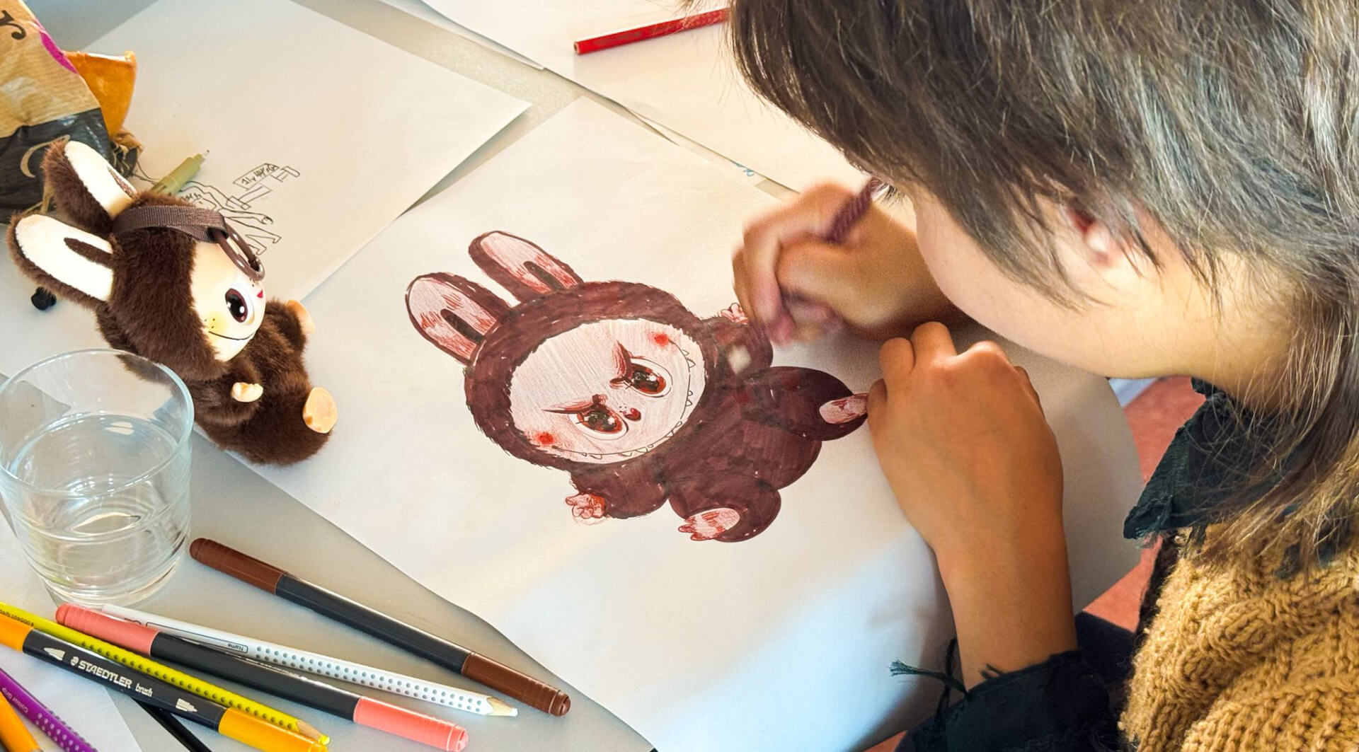labubu zeichnen einfache schritt fuer schritt anleitung banner katti foto beim zeichnen tutorial maxim simonenko
