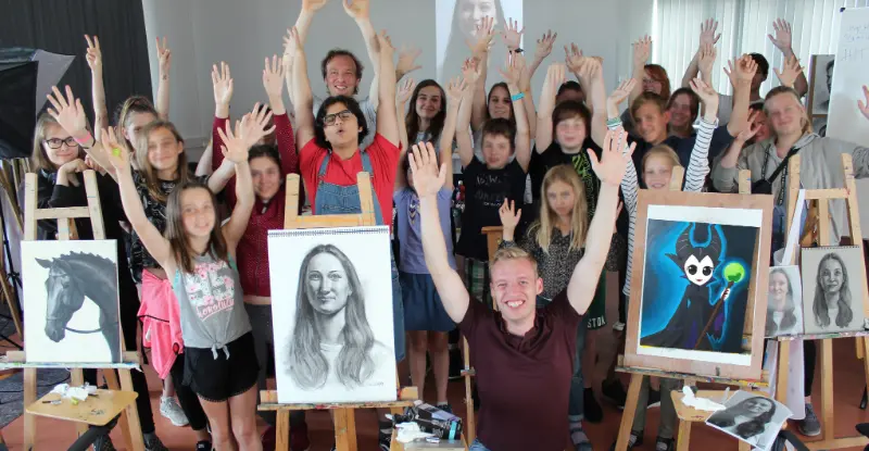 Glückliche Kursteilnehmer nach dem Manga Zeichenkurs mit Maxim Simonenko