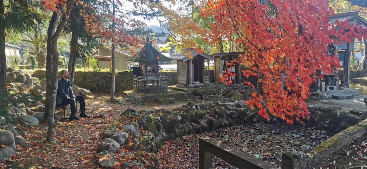 malreise japan kunstreise mit maxim simonenko foto momiji tempel
