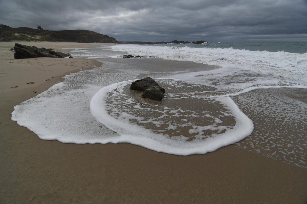die staerksten Gezeiten Welle am Strand
