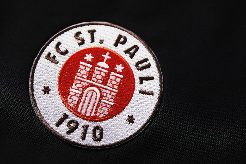 53 3D Embroidery Twill Woven Pauli04