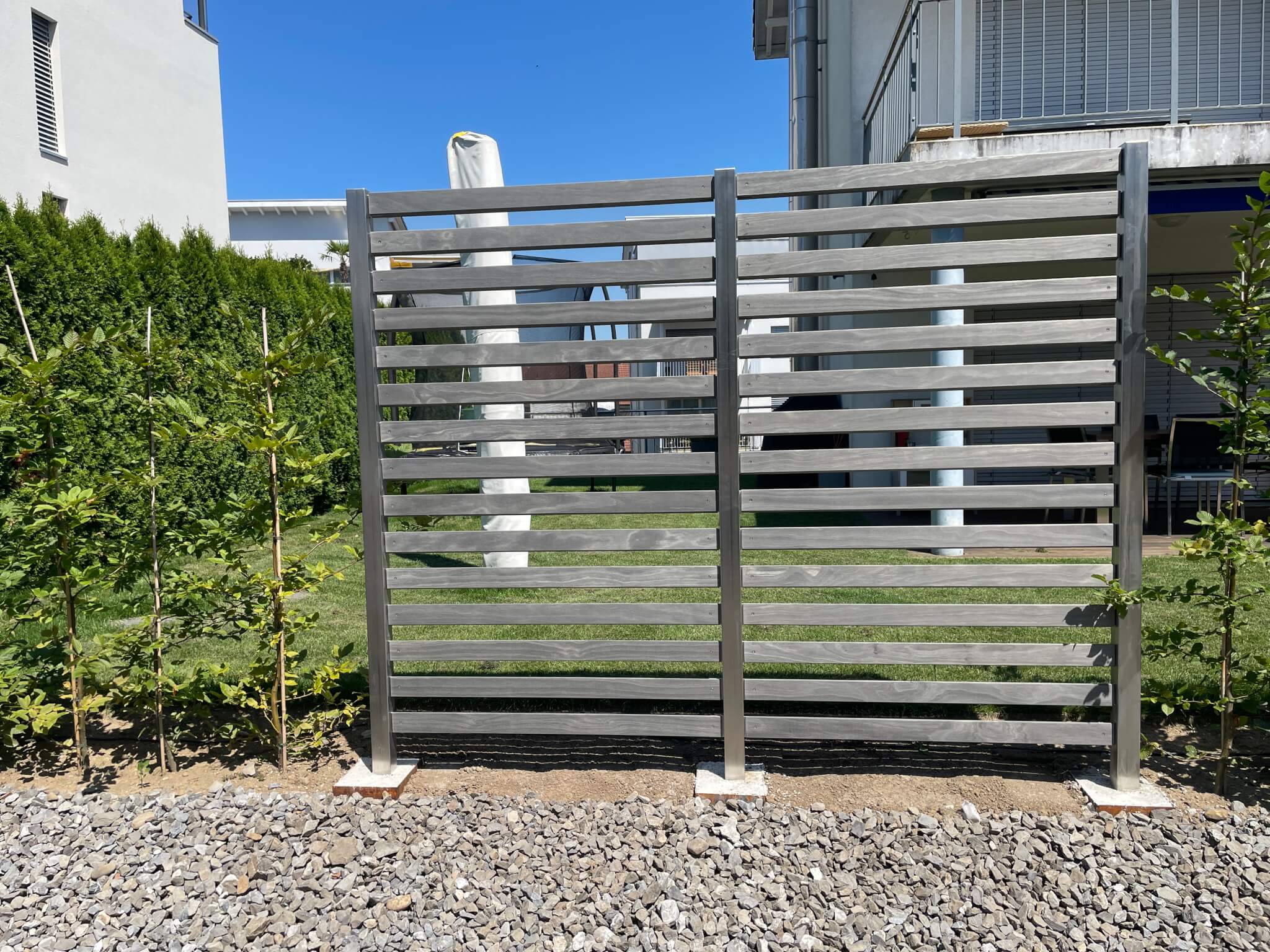 Sichtschutz grau schlicht