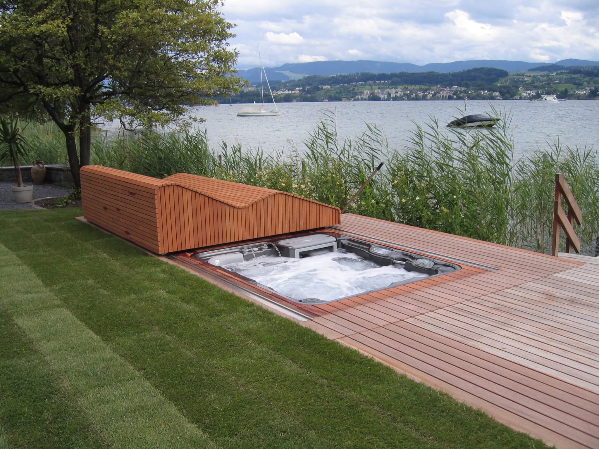 Whirlpool Abdeckung Holz braun
