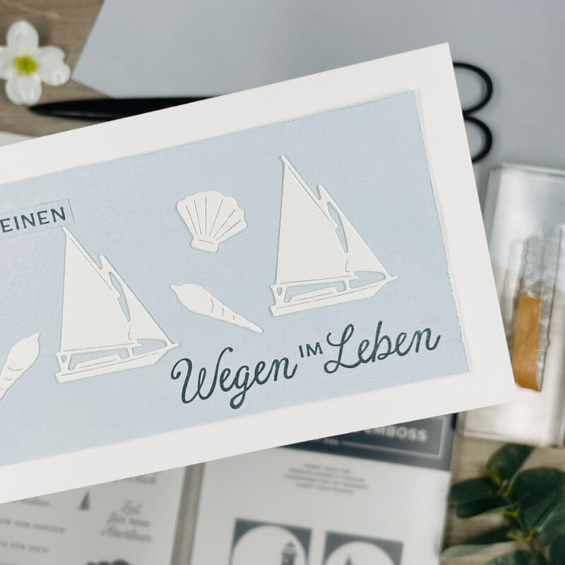 Rechte Seite der Segelbootkarte mit dem Gruß Wegen im Leben