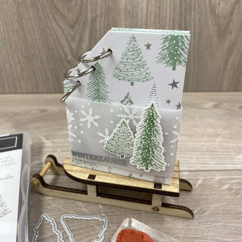 Notizblock mit Buchringen und grünem Tannenbaum-Motiv Winterzauber