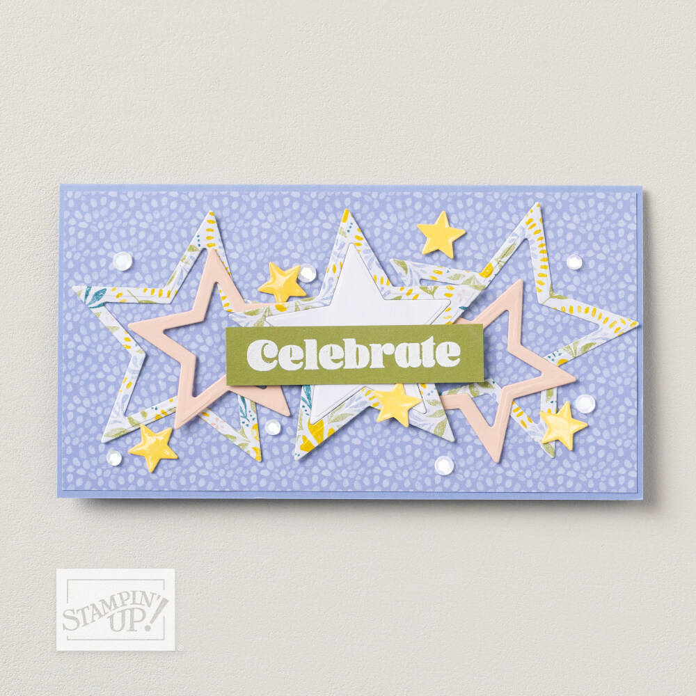 Grußkarte mit Sternen und „Celebrate“ auf einem Etikett