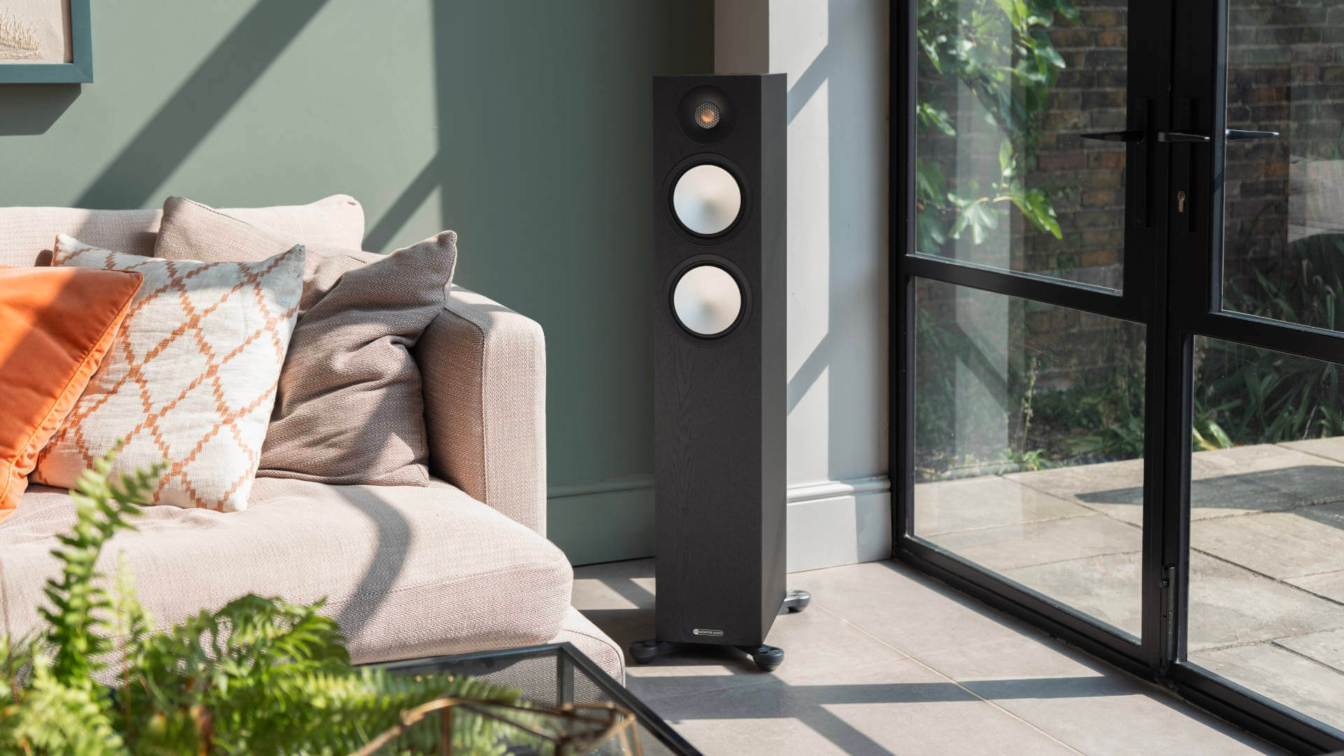 Monitor Audio Bronze 300 7G Lifestyle