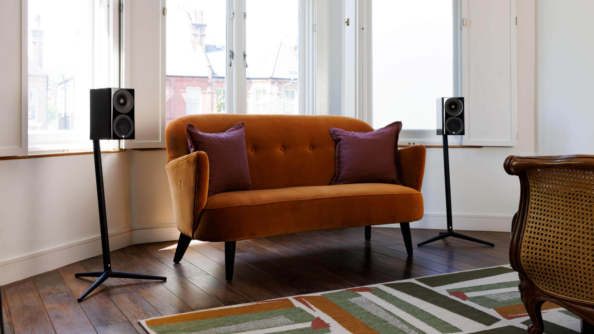 Monitor Audio Radius Floor Stand 4G Lifestyle