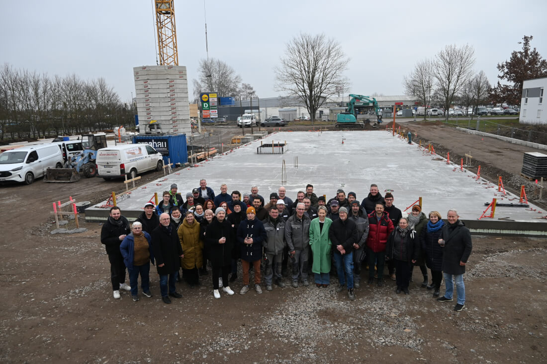 Weihnachtlicher Besuch auf der Baustelle des AWO Wohn- und Pflegecampus 