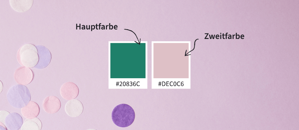 Farbpalette mit Hauptfarbe in kräftigem Grün und Zweitfarbe in zartem Rosé, dargestellt auf fliederfarbenem Konfetti-Hintergrund – Beispiel für harmonische Markenfarben.