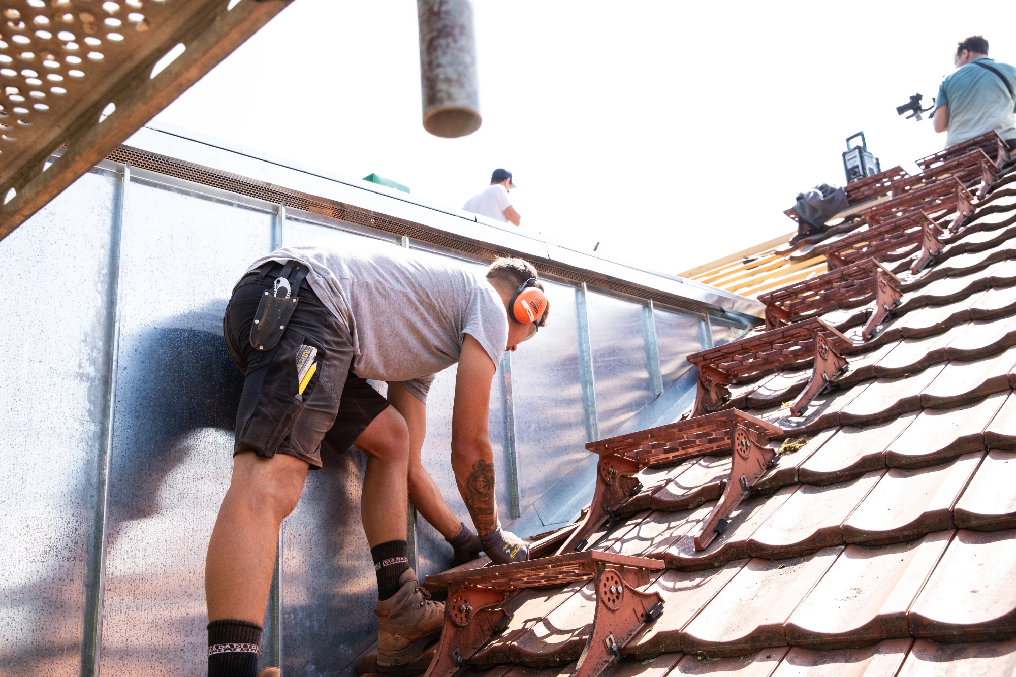 DACHFENSTER und REPARATUREN 