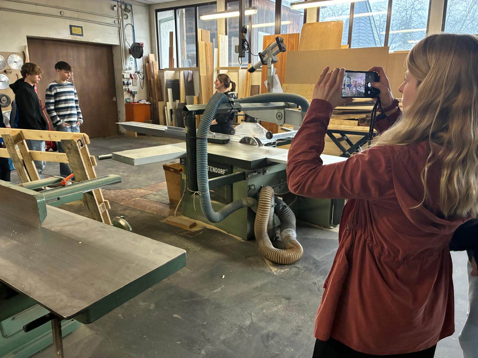 Schülerbesuch in der Zimmerei Brönner – Einblick ins Handwerk