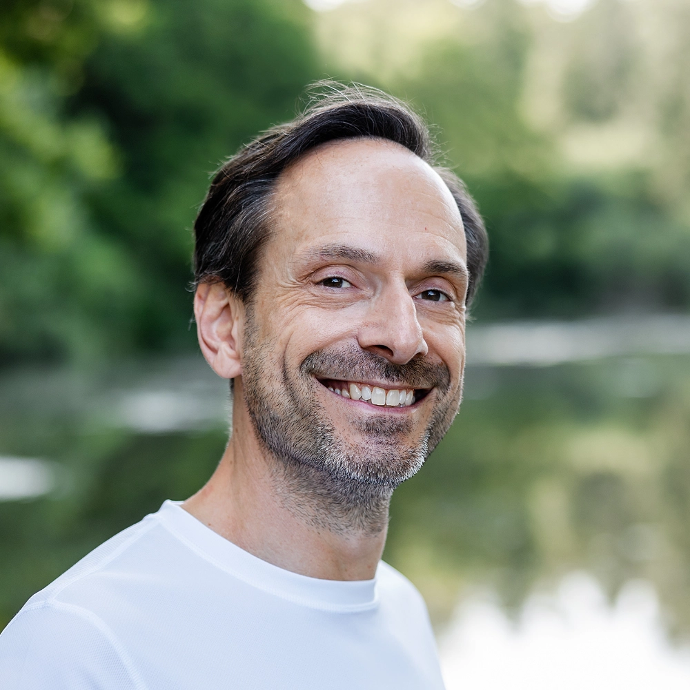 Portrait von Dr. Achim Zinggrebe in der Natur