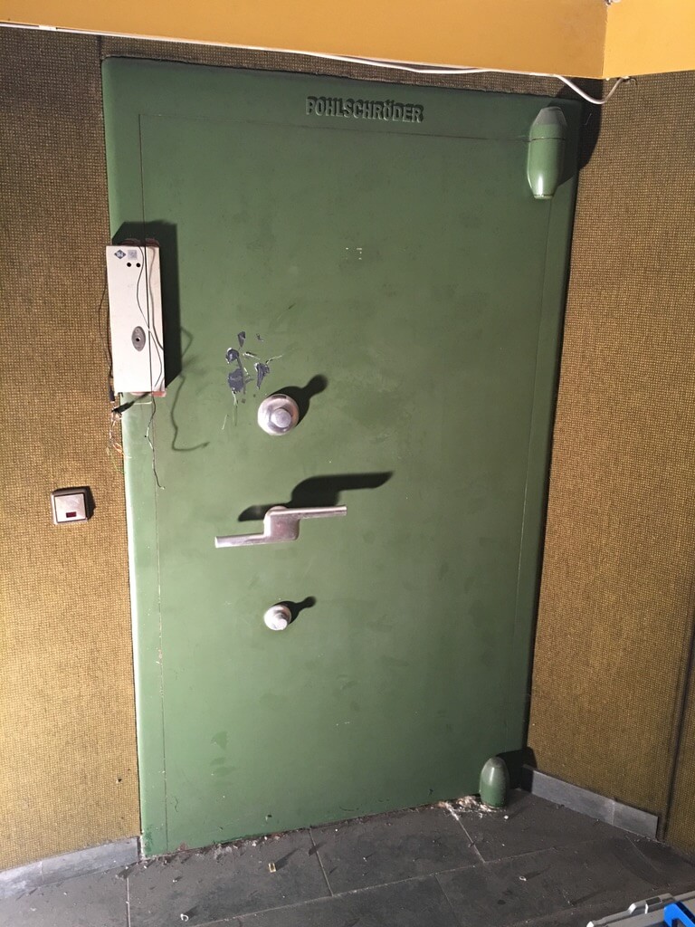 Pohlschröder Tresorkammer Öffnung