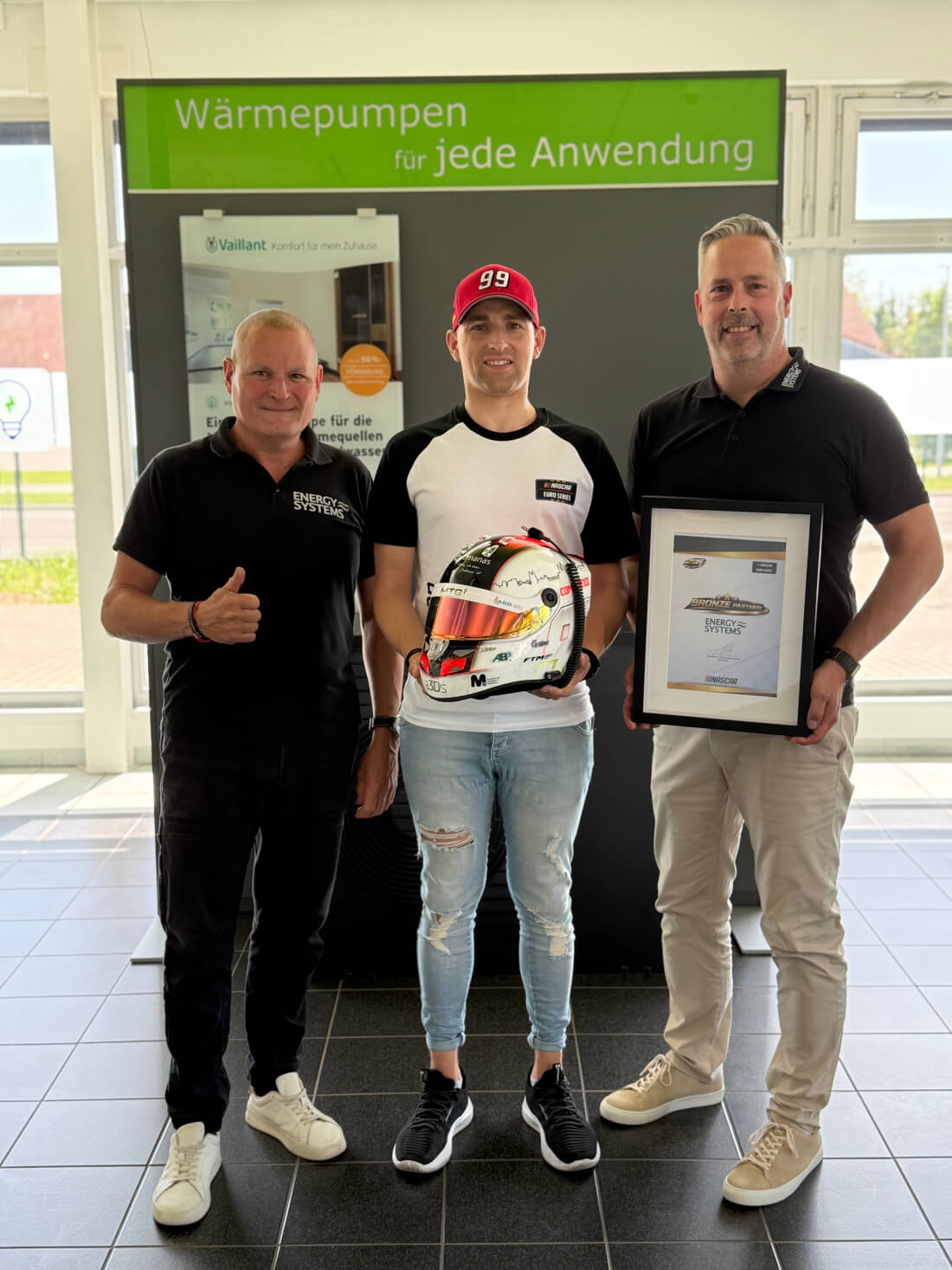 Energy Systems unterstützt Rennfahrer Dominique Schaak als Sponsor