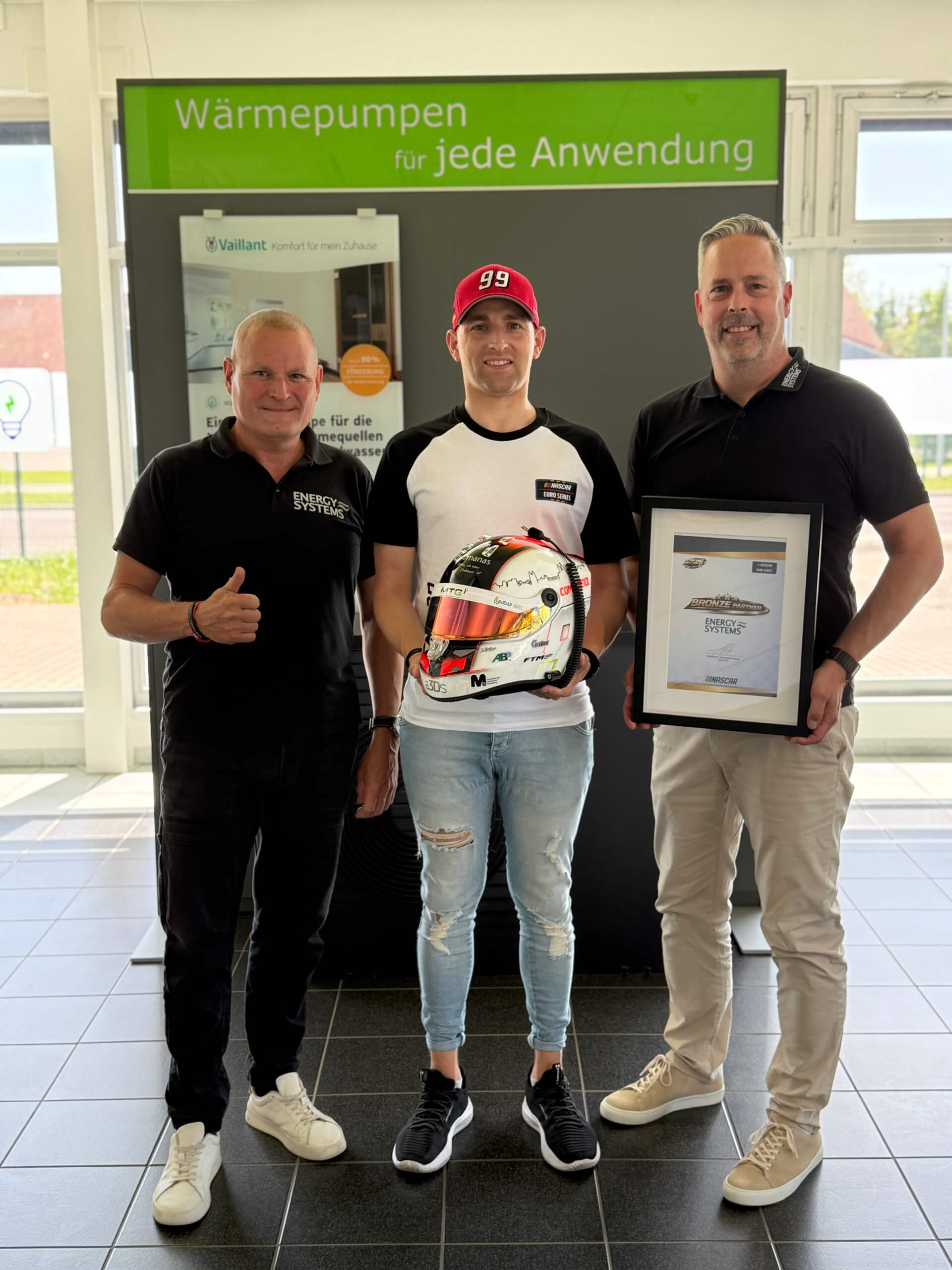 Energy Systems unterstützt Rennfahrer Dominique Schaak als Sponsor