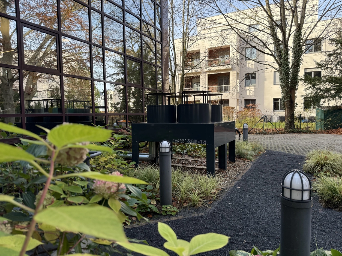 Effiziente Gas-Hybrid-Wärmeerzeugung in Berlin-Zehlendorf: Nachhaltige Sanierung im Bestand