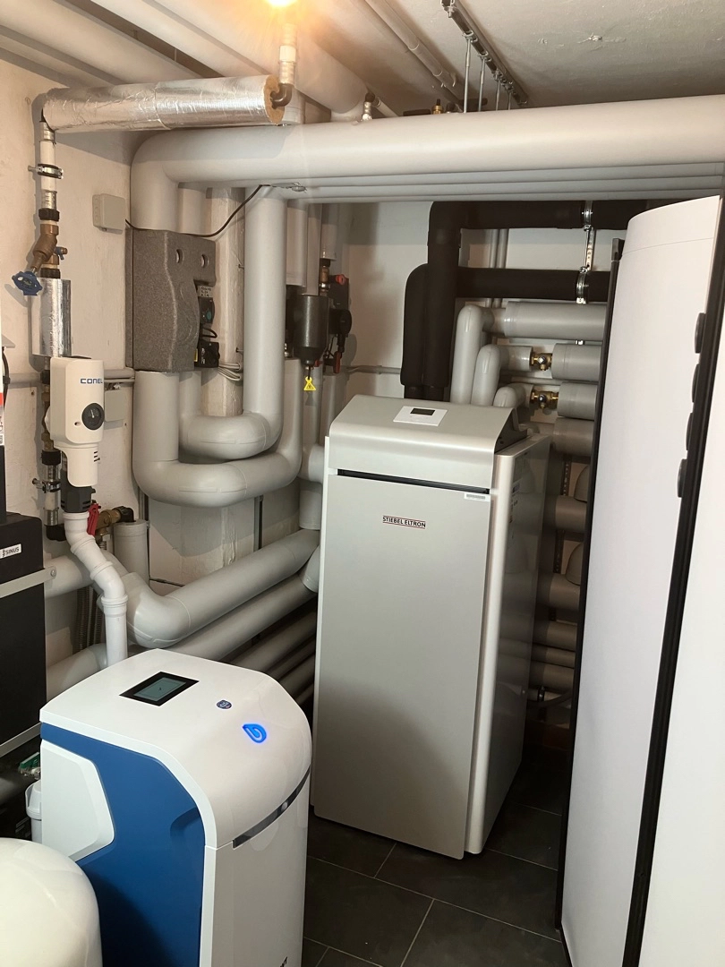 Gas-Hybrid-Wärmepumpe für Berliner Stadtvilla: Effiziente Sanierung auf höchstem Niveau