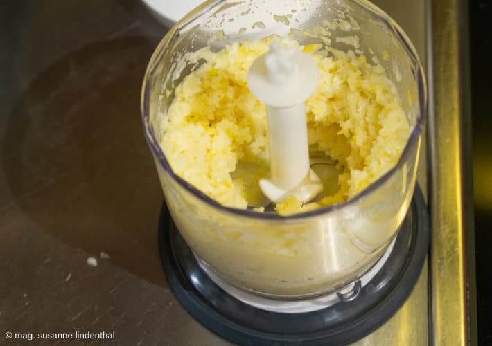 20191125 Zitronensalzpaste Mixbecher