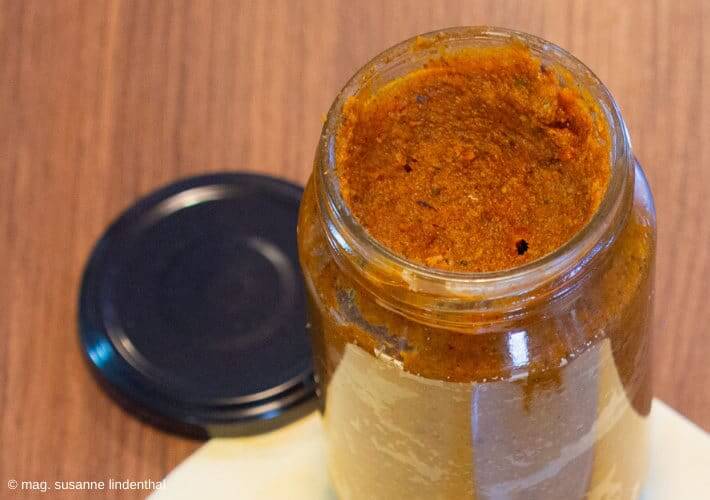 20200212 Suppenwuerzpaste im Glas