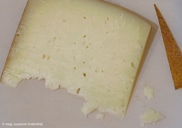 20200527 Cacio e Pepe Pecorino im Ganzen