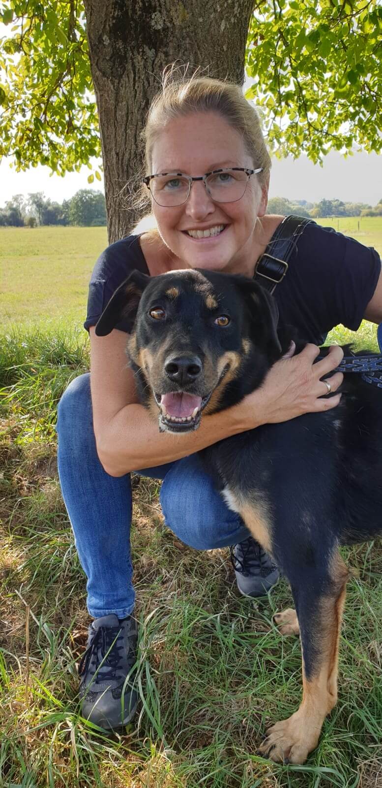 Maya und Sandra positiv abheben hoch