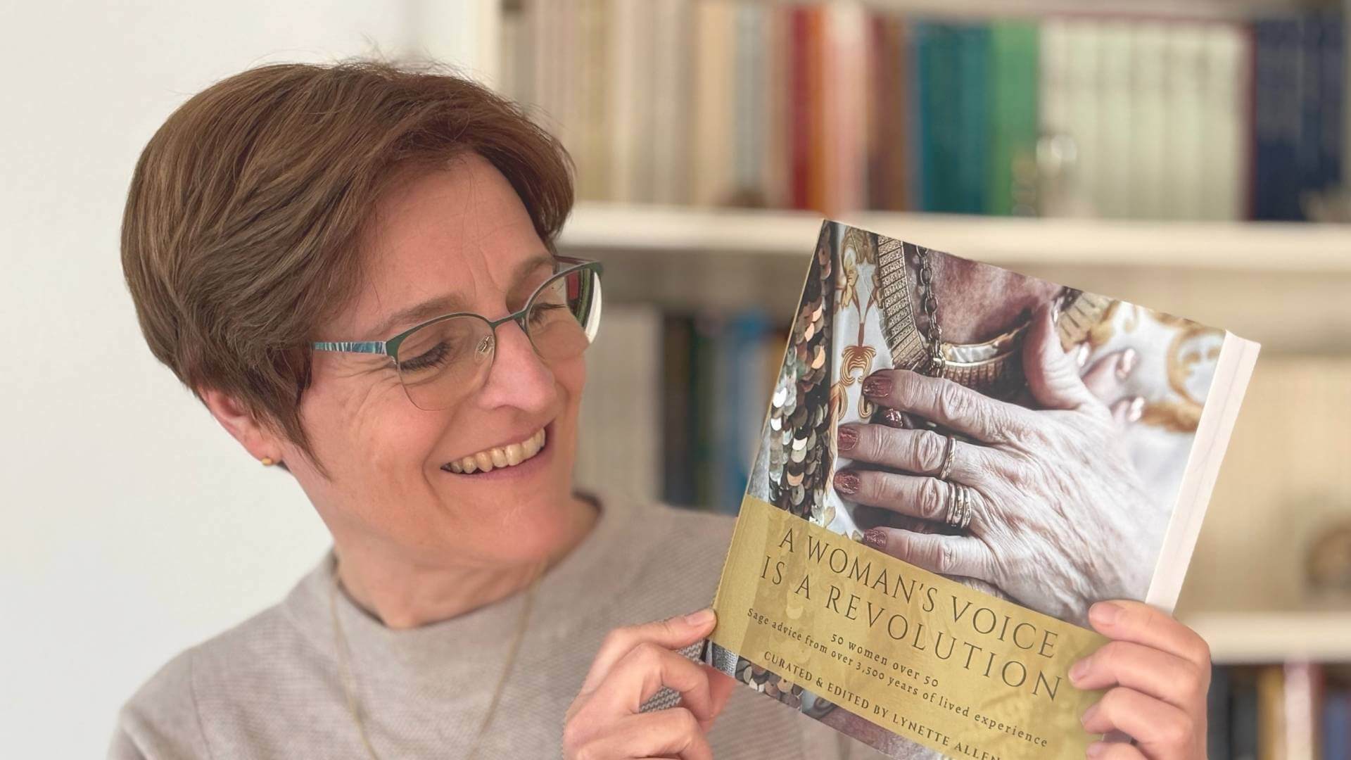 Wenn plötzlich ein Buch aus dem Regal fällt: Synchronizität und die Kraft der inneren Ausrichtung